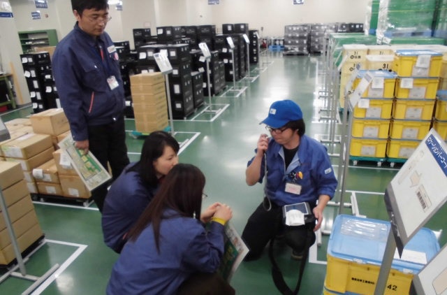 photo: Providing safety guidance during an onsite inspection of a supplier's company in Japan